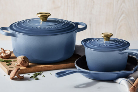 nádobí le creuset v nové modré barvě