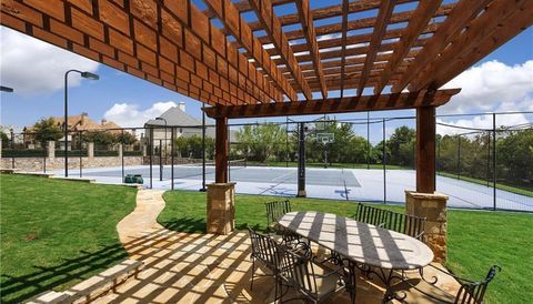 Selena Gomez Fort Worthová, Texas Mansion Tennis Court