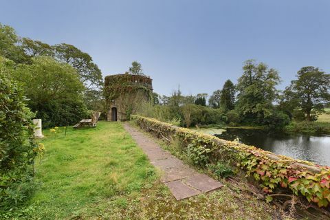 historický hrad je na prodej v Stoke on Trent