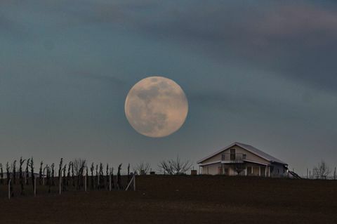 Supermoon v turecké Ankaře