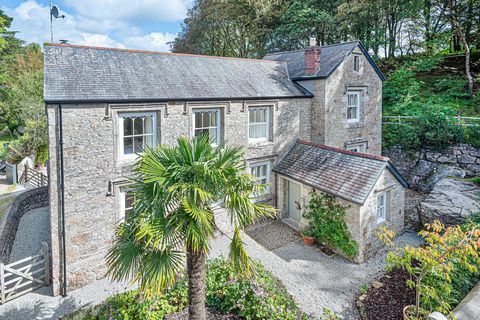 Vesnický dům uvedený na seznamu II. Třídy k prodeji v Falmouth, Cornwall