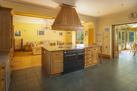 Dřevěný dům - Devon - Savills - kuchyň - Fotografie původního obrázku