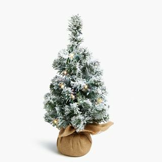 1,5 stop osvětlený zasněžený vánoční strom