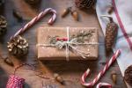 8 krásných a kreativních způsobů, jak zabalit vánoční dárky