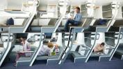 Tato sedadla v letadle vám umožní lehnout a sociální vzdálenost