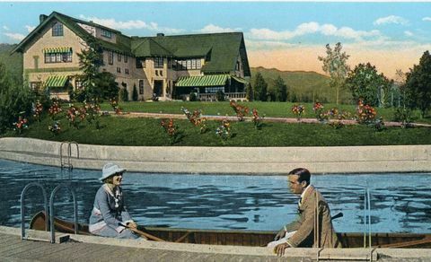 ročník suvenýrové pohlednice, rezidence Mary Picford, seriál domovů filmových hvězd, cca 1927