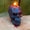 Tato Creepy Skull Candle „Bleeds“, jak se taví, takže vám může přinést noční můry