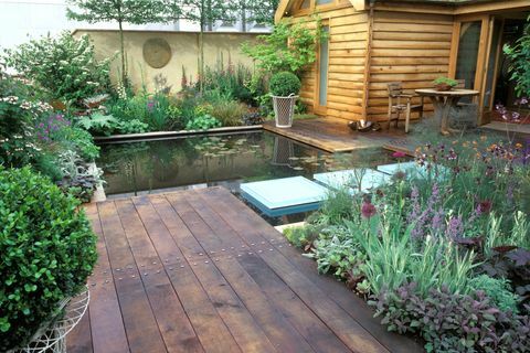 Pomozte starému zahradnímu designu od Mark Gregory, Chelsea Flower Show 2003