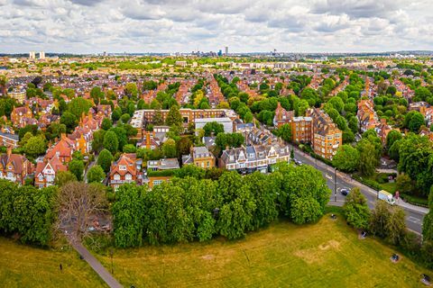 Letecký pohled na domy, Turnham Green, Londýn, Velká Británie