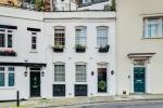 Neposkvrněný Mayfair Townhouse na prodej přichází s další Mews majetku