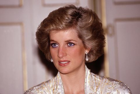 Diana princezna z Walesu na večeři předané prezidentem Mitterandem v paláci Elysee v Paříži