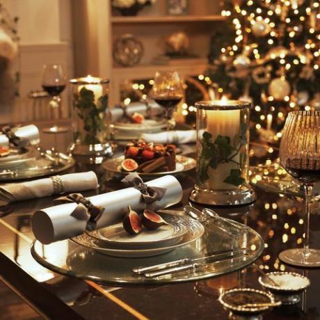 střed vánočního jídelního stolu