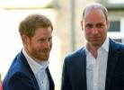 Prince Harry si zahrál praktický vtip na nehty na svatební den prince Williama