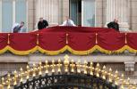 Balkon Buckinghamského paláce: Král Charles, Vzhled královny Camilly