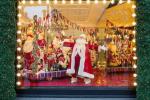 Společnost Selfridges představila své slavnostní okno dva měsíce před Štědrým dnem