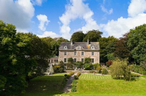 The Old Rectory - Helston - Cornwall - přední - OnTheMarket.com