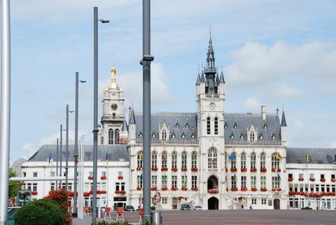 nádherný výhled na největší náměstí v belgické architektuře