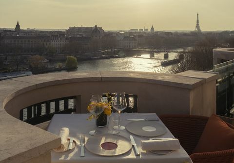 hotel Cheval Blanc Paris, Pont Neuf, Eiffelova věž