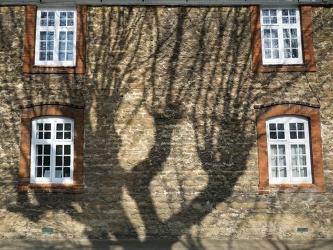 St Helens Wharf, Abingdon, ohrožující stíny 7