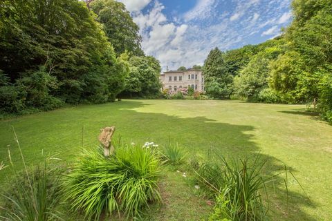 Washington House, Torquay, Devon - ext se zahradou