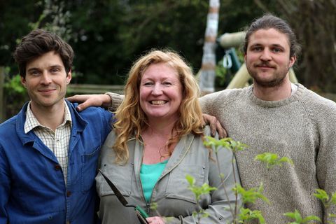 Garden Rescue series two - Bohatí bratři a Charlie Dimmock