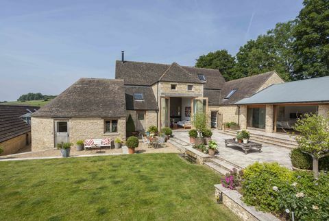 Vale Farm - Tetbury - Cotswolds - statek - Knight Frank