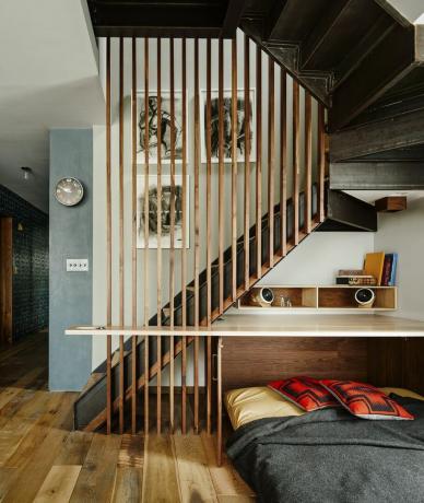 Podložka na spaní v japonském stylu v brooklynském domě od návrhářů Sarah Zames a Colin stief