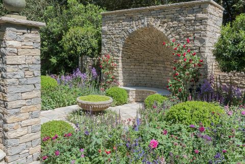 The Claims Guys: Velmi anglická zahrada navržená Janine Crimmins - Artisan garden - Chelsea Flower Show 2018