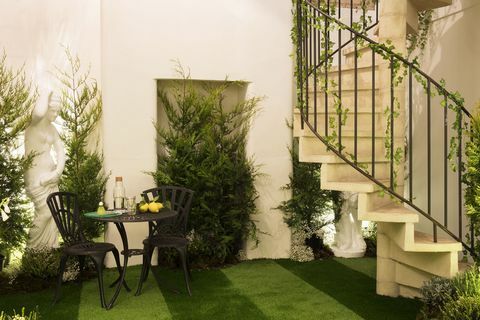 Airbnb a Pantone spolupracovali na domě „Outside In“ v Londýně.