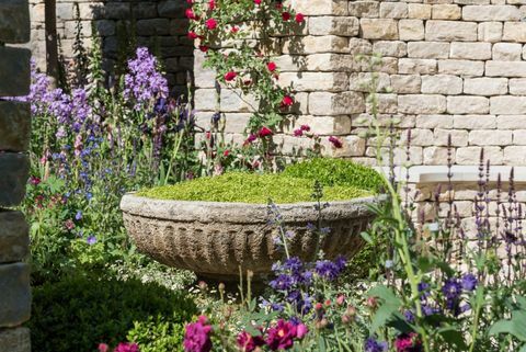 The Claims Guys: Velmi anglická zahrada navržená Janine Crimmins - Artisan garden - Chelsea Flower Show 2018