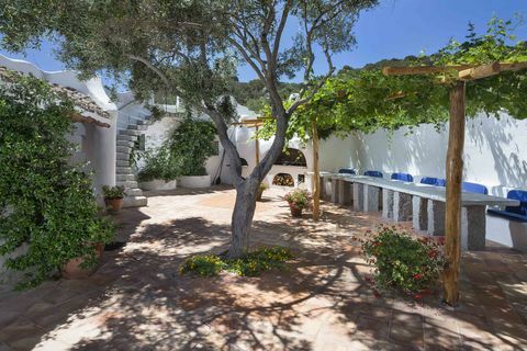 Olivastri, Porto Rafael, Sardinie, Savills 26 000 000 EUR - pergola