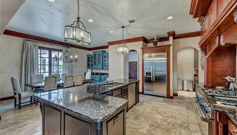 Selena Gomez Fort Worthová, Texas Mansion Kitchen