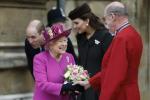 Proč královna Elizabeth vždy nosí rukavice