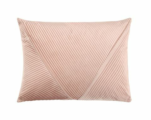 Plisovaná cukrovinka 30x40 Boudoir Cushion, £ 25 - domácí kolekce Michelle Keegan pro Very.co.uk