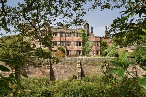 historický hrad je na prodej v Stoke on Trent