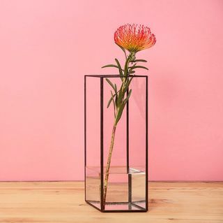 Moderní skleněná váza 