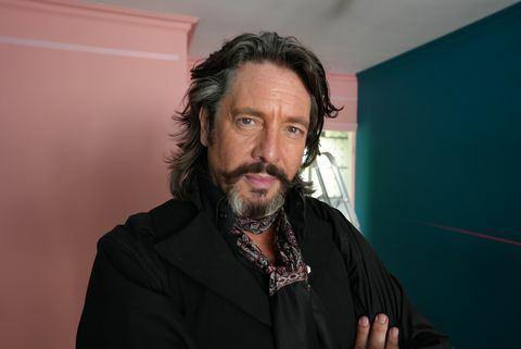 šatny, ep1 swansea laurence llewelyn bowen