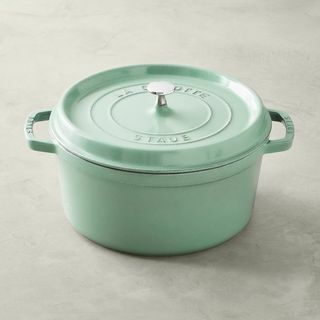 Staub smaltovaná litinová kulatá holandská trouba 7-Qt.