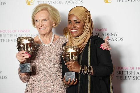 Mary Berry a Nadiya Hussain v televizních cenách Britské akademie, květen 2016