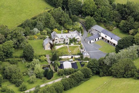 Ranscombe Manor, osmipokojový panský dům se zahradním bludištěm na prodej v Kingsbridge, Devon