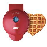 Dash Mini Waffle Maker ve tvaru srdce 