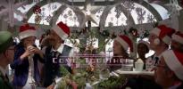 H&M narukoval Adrien Brody na vánoční inzerát „Pojďme spolu“