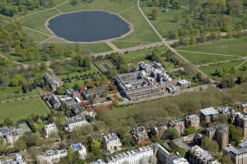 Exteriér budovy a palác a zahrada Kensington, letecký pohled