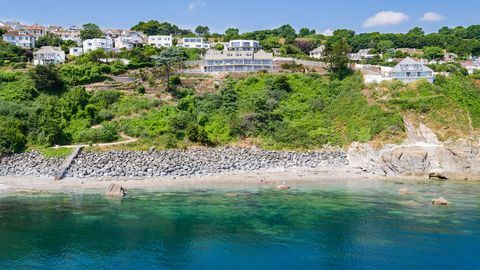 Dove Rock house v Plaidy, v blízkosti East Looe, Jižní pobřeží Cornwallu