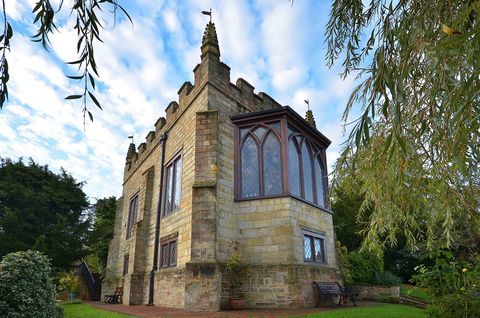 Hrad Starborough - Marsh Green - Kent - front - Savills