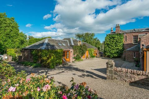 Dům Delford na prodej v malebné vesničce Kinnaird, Perthshire