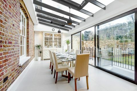 1 Jarní terasa - Richmond - zimní zahrada - Savills