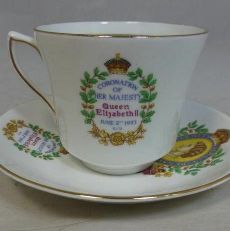 Vintage korunovační pohár královny Alžběty II
