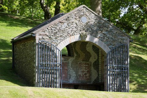 Castell Gyrn - zámek se 6 ložnicemi ve Walesu